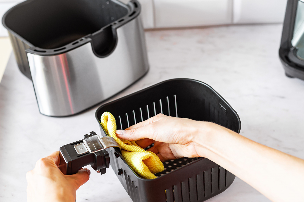 How To Properly Clean Your Air Fryer Know The Important Tips